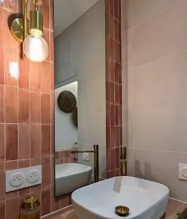 Meraki - Luxe & Voyage - Jacuzzi & Cinema Apartment Saint-Etienne (Loire)