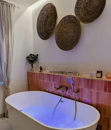 Meraki - Luxe & Voyage - Jacuzzi & Cinema *