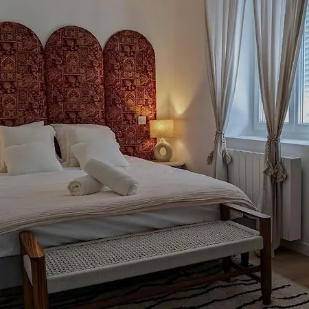 Meraki - Luxe & Voyage - Jacuzzi & Cinema Apartment